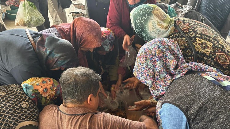 Pazarda mantar izdihamı yaşandı