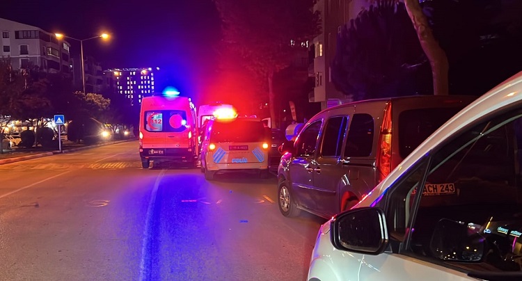 Kafedeki bıçaklı kavgada 2 yaralı!