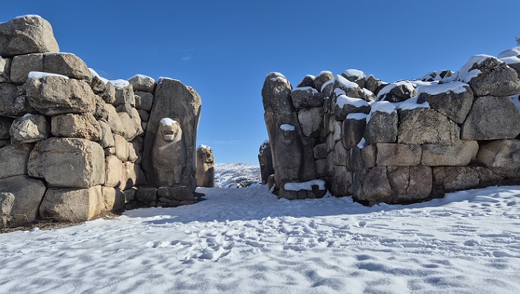 Hattuşa Antik kenti beyaza büründü