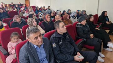 Aileleri ve gençleri bilgilendirdiler