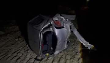 Kontrolden çıktı tarlaya devrildi