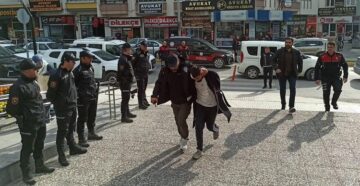  Akrabasını öldüren katil zanlısı adliyede!