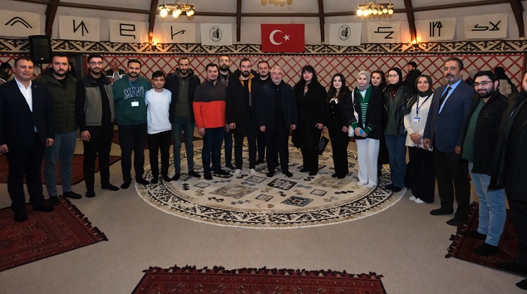 Başkan Aşgın gençlerle buluştu