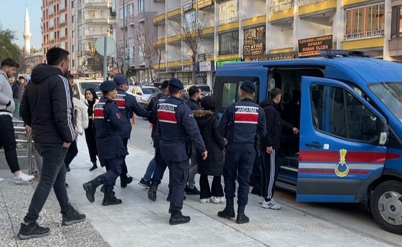 Gasp ve darptan 3 kişi tutuklandı