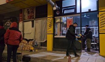 Bıçaklı kavgada bir kişi yaralandı