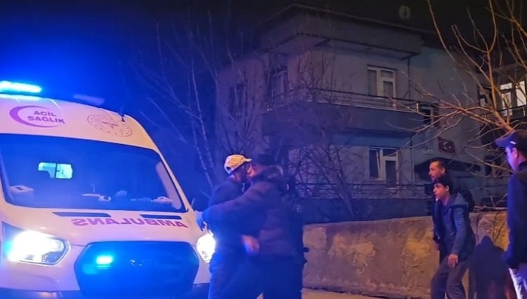 Akrabaların kavgasında kan aktı!