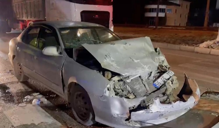 Yaydiğin kavşağında kaza: 1 yaralı