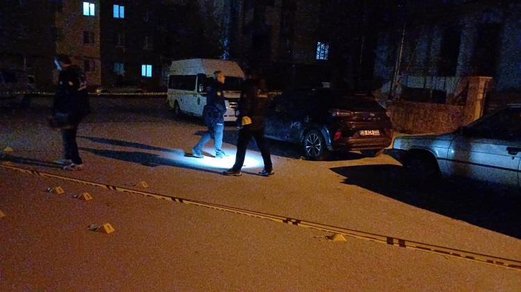 Aracı kurşun yağmuruna tuttular