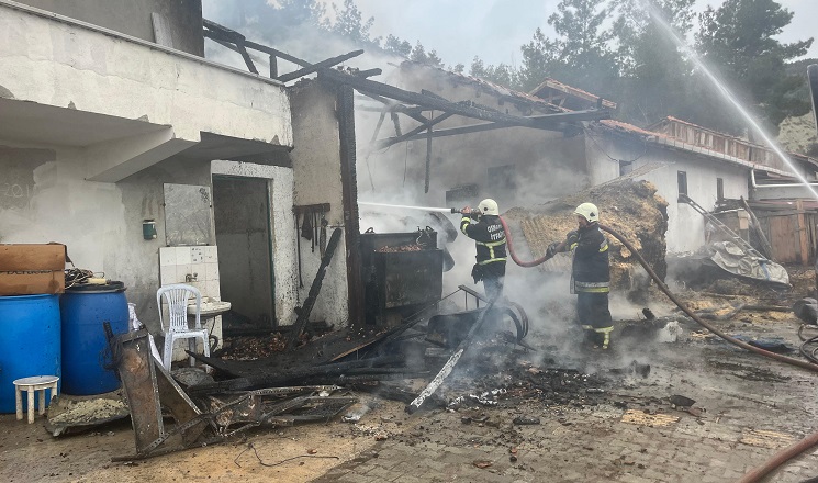 Elektrik kontağından yangın çıktı