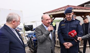 Vali trafik denetimlerine katıldı