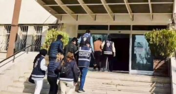 Telefon dolandırıcıları yakayı ele verdi