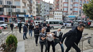Bıçakla öldürmede 2 kişi tutuklandı!
