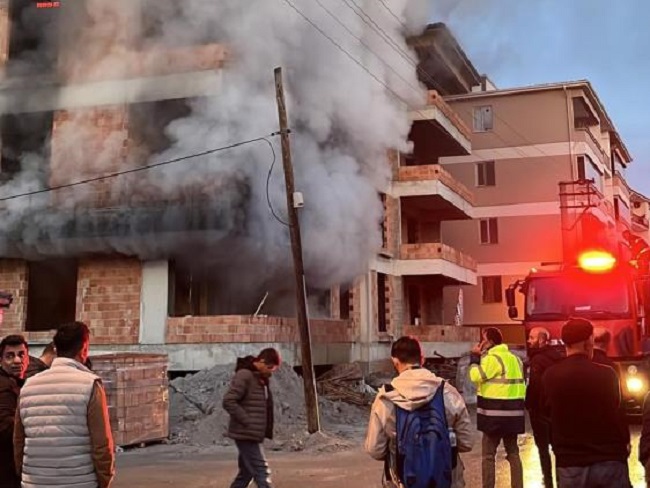 İnşaat halindeki binada korkutan yangın