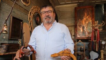 Çorumlu usta ahşabı sanata dönüştürüyor