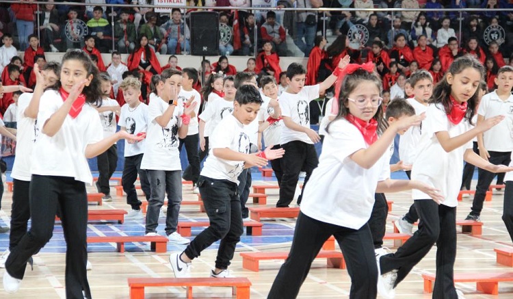 Çorum’da 23 Nisan coşkuyla kutlandı