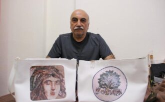 Hobisi depremzedenin ekmek teknesi oldu