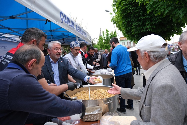 Belediyeden vatandaşa hedik ikramı
