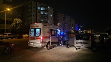 Dünürler kavgasında baba ve oğlu yaralandı