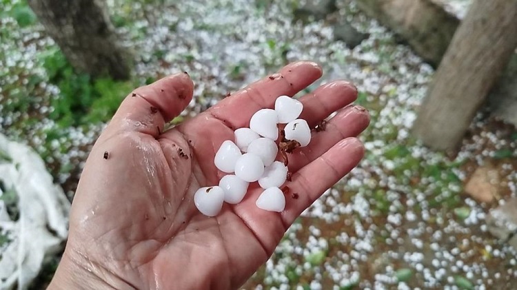 Çorum’a fındık büyüklüğünde dolu yağdı