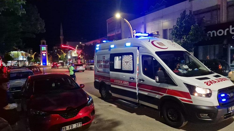 Çocuğun kafasına hava fişek isabet etti
