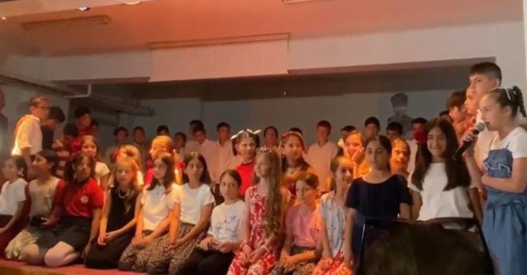 Öğrencilerin yılsonu gösterileri beğenildi