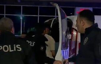 Polise mukavemetten 3 kişi tutuklandı