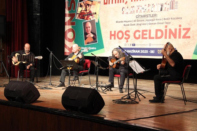 Ünlü gitaristlerden müzik ziyafeti