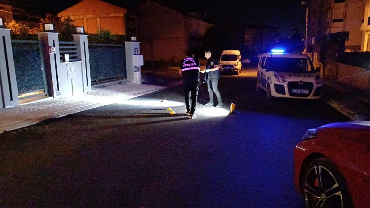 Polis motosikletli saldırganların peşinde!