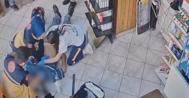 Eczanede fenalaştı hayatını kaybetti!