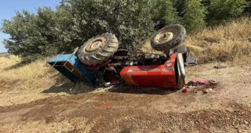 Devrilen traktörün altında kalan kişi öldü
