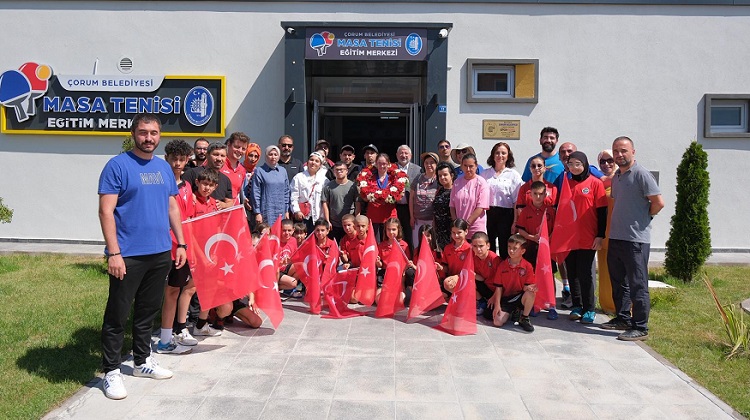 Şampiyona coşkulu karşılama töreni