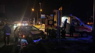 Kavşaktaki kazada 4 kişi yaralandı