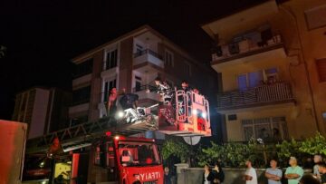 Apartmanda çıkan yangın panik yarattı