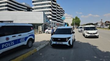 Kurşunlanan işyerindeki camlar yaraladı!