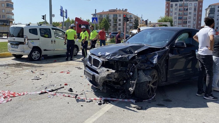 Çorum’da zincirleme kaza: 6 yaralı