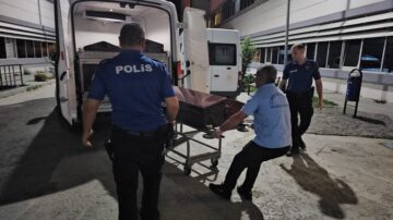 Evinin önünde düştü hayatını kaybetti