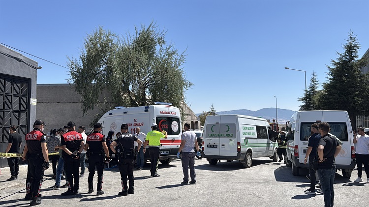  Çorum’da kahreden olay anne ile oğlu öldü!