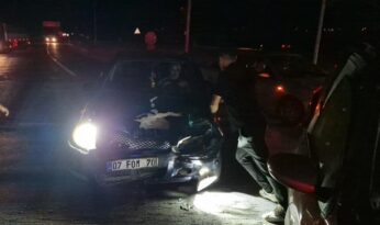 Kırmızı ışık ihlali kaza yaptırdı