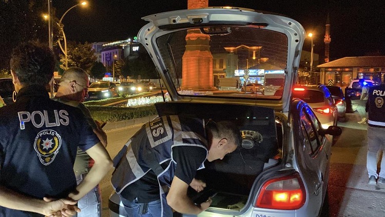 Huzur uygulamasında cezalar yağdı