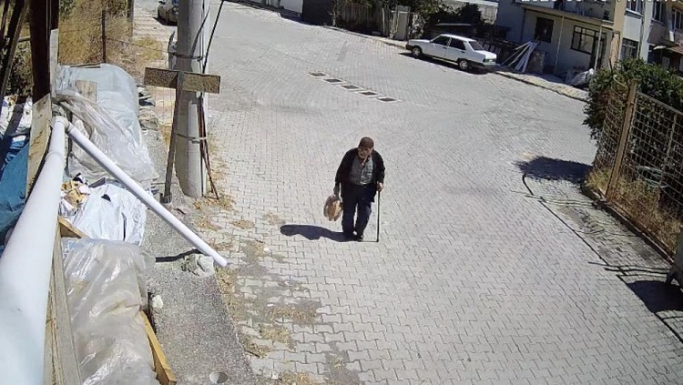 Kaybolan yaşlı adam her yerde aranıyor