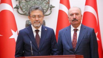 Bakan yatırım ve projelerle ilgili bilgi aldı