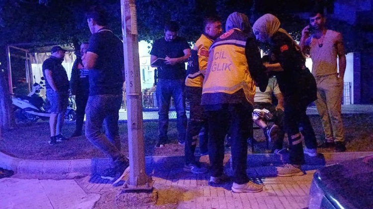 Sokak ortasında silahlı saldırıya uğradı!