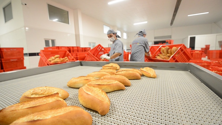 Halk ekmeğin fiyatı ve gramajı arttı