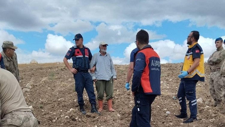 Jandarma kayıp yaşlı amcayı buldu