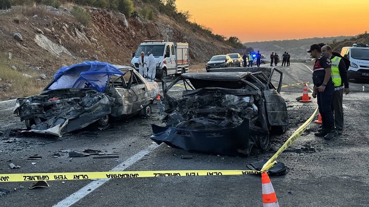 Çorumlu aile üzücü kazada can verdi