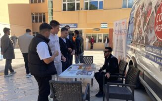 Üniversite öğrencilerini karşıladılar