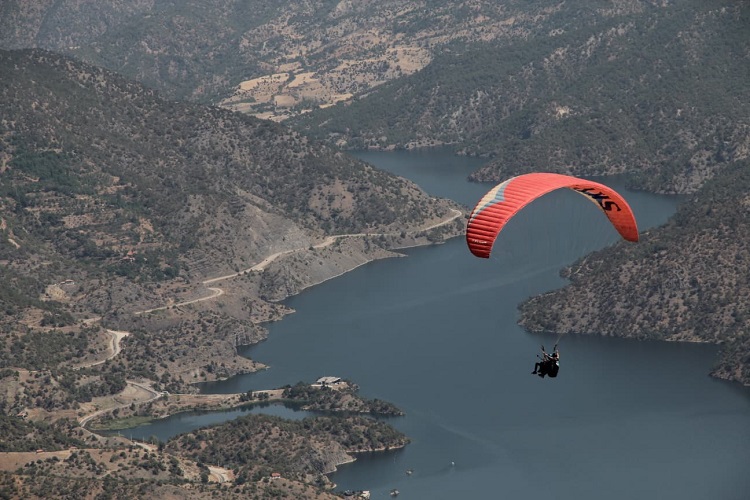 Çorum’da yamaç paraşütü festivali