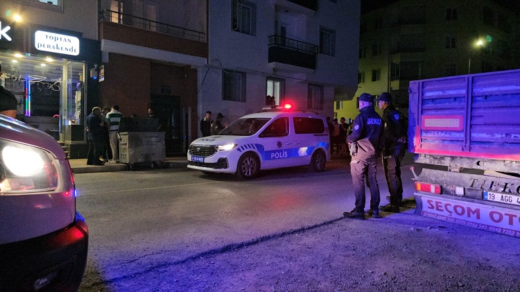 Çorum’da iki genç kız bina kurşunladı!