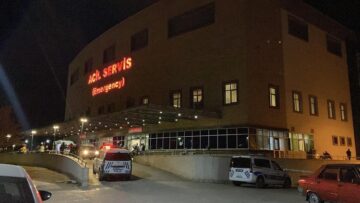 Akrabasını hastanede bıçakla ağır yaraladı