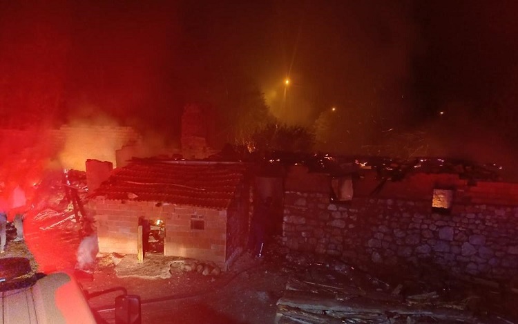 Yangında nohut arpa buğday kül oldu